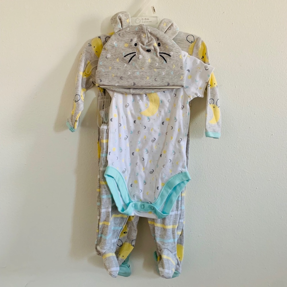 Bundles Baby Place 4 Piece Set - Brand New